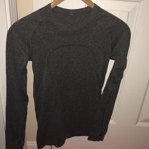 LULULEMON Long sleeve.